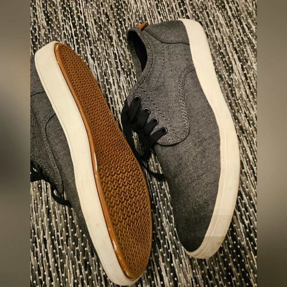 Steve Madden Fenta Mens Sneaker (Size 8M)